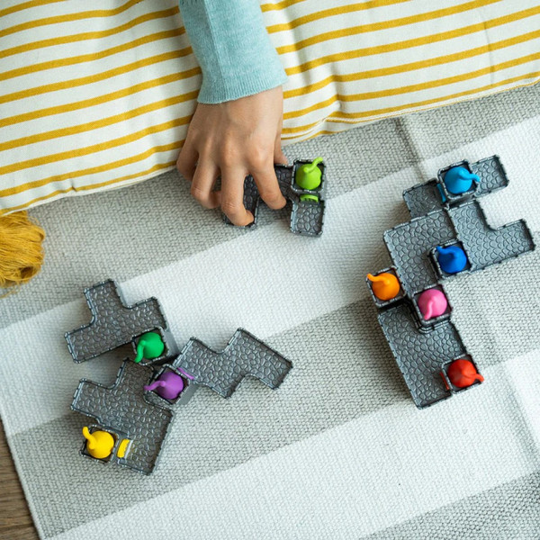 Smart Games Tower Stacks, joc de logică în limba română