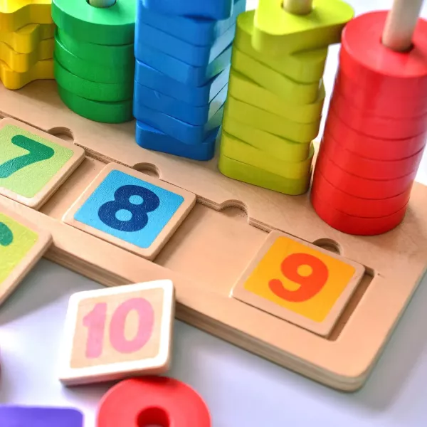 Joc Montessori - sortator culori și cifre    